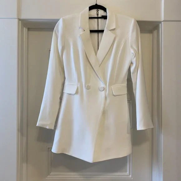 NWT Alice + Olivia Kyrie White Tuxedo Skort Romper - Size 2 - Picture 8 of 13